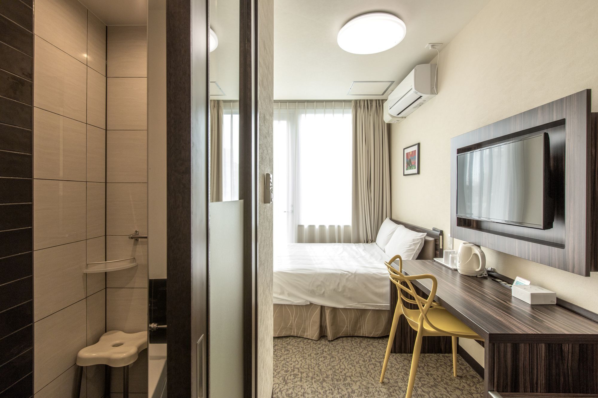 Отель Okinawa Kariyushi Lch. Premium Наха Экстерьер фото