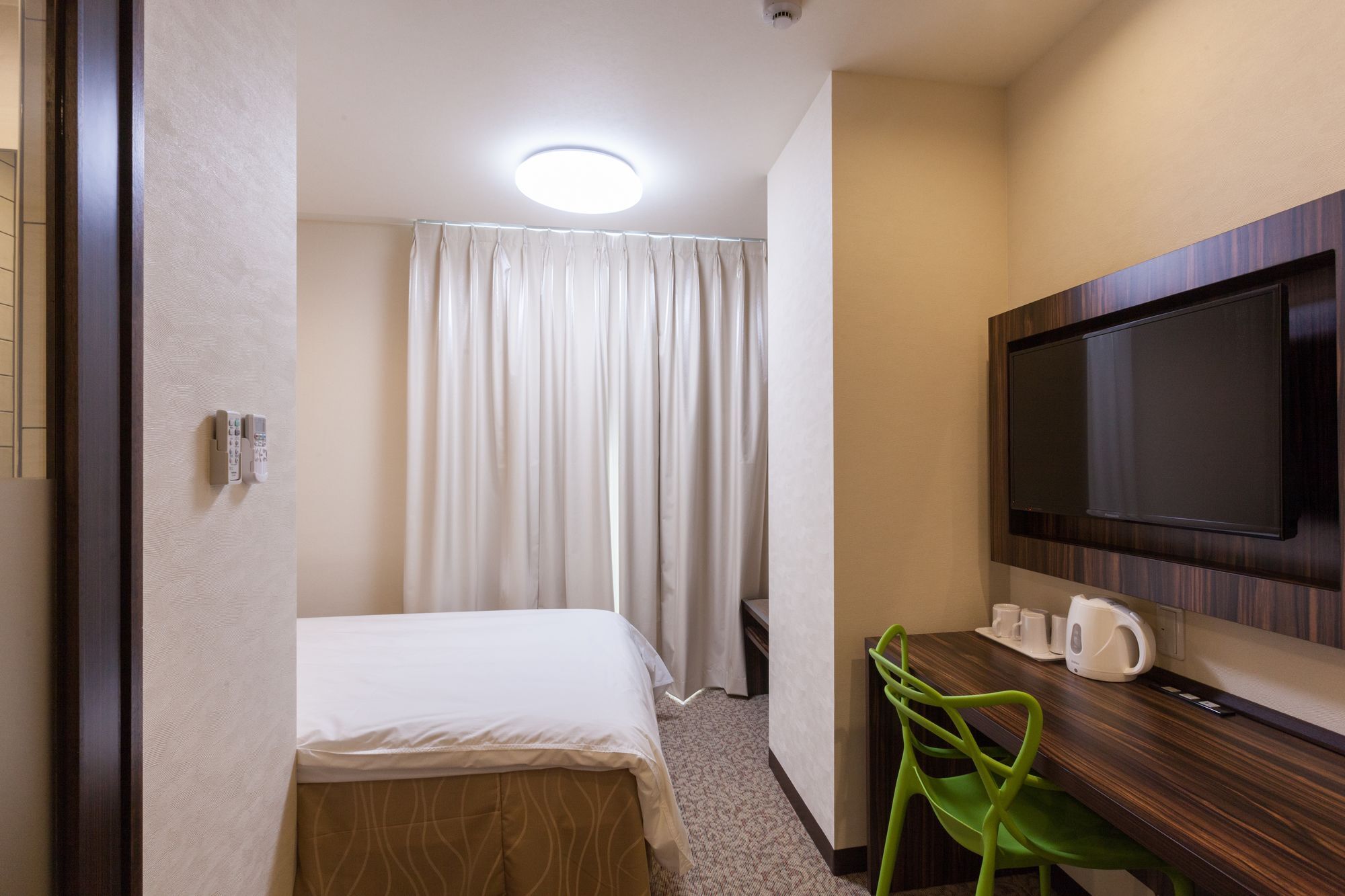 Отель Okinawa Kariyushi Lch. Premium Наха Экстерьер фото