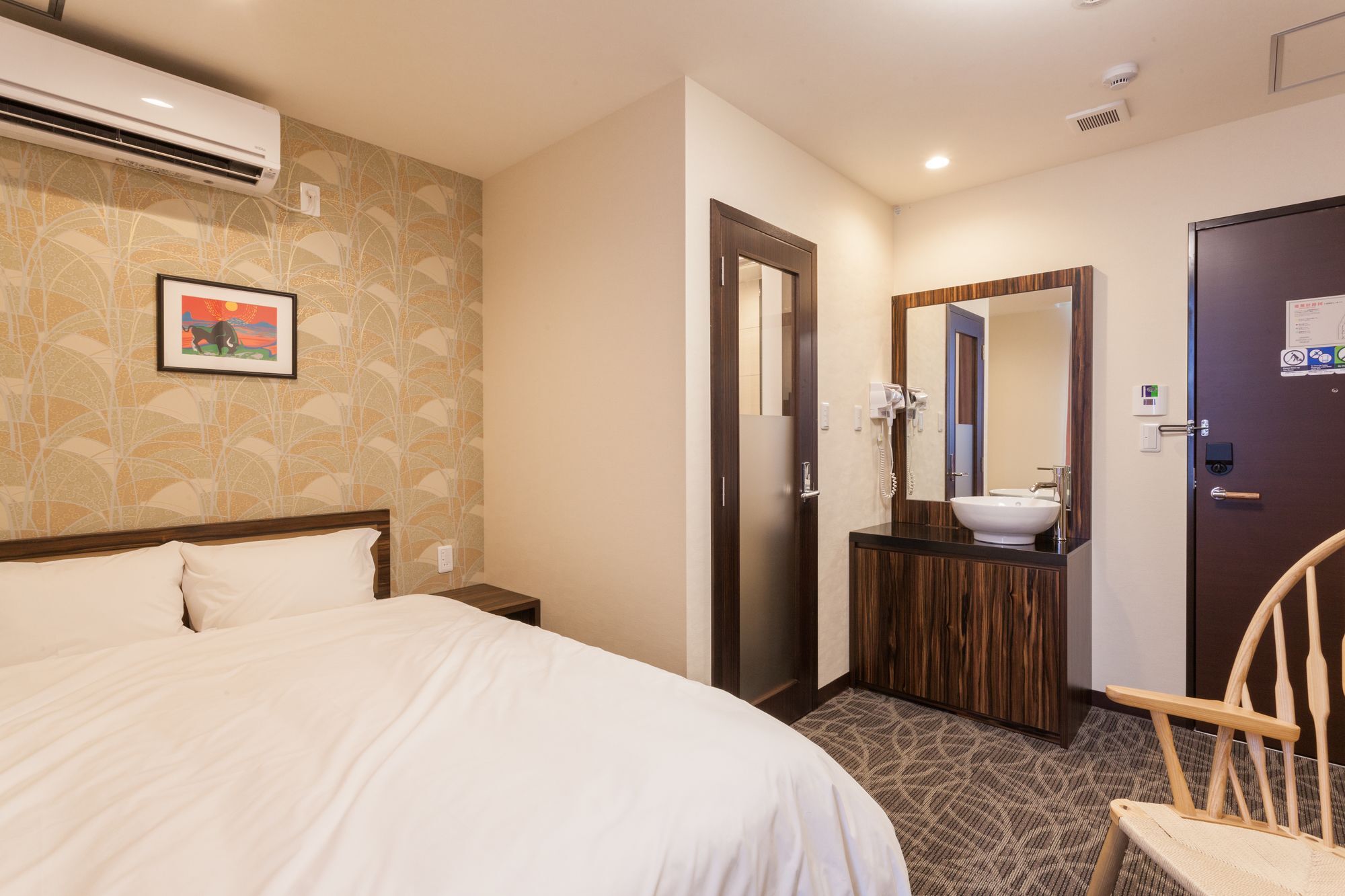 Отель Okinawa Kariyushi Lch. Premium Наха Экстерьер фото