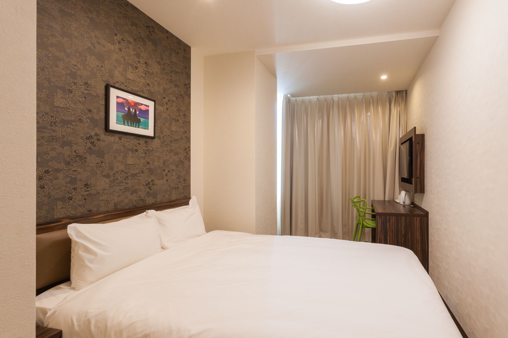 Отель Okinawa Kariyushi Lch. Premium Наха Экстерьер фото
